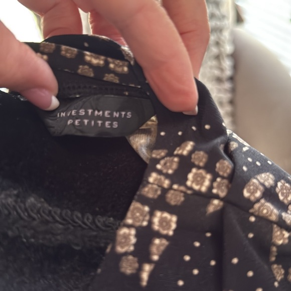 Black and Cream Patterned Women's Top - Picture 2 of 5